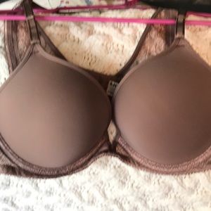 B.tempt’d underwire padded bra